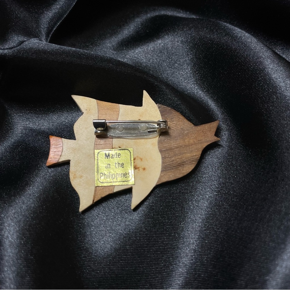 New! ☆ Balinese Handmade Fish Pin For Bags, Clothes, Etc.! - Picture 4 of 9